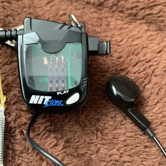 Tiger Electronics Micro Personal Player Hit Clips Music Player With Dream Song - Picture 7 of 7